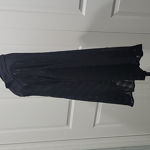 NEW IN Black Sheer Button-Up Blouse SIZE Medium - Picture 5 of 8